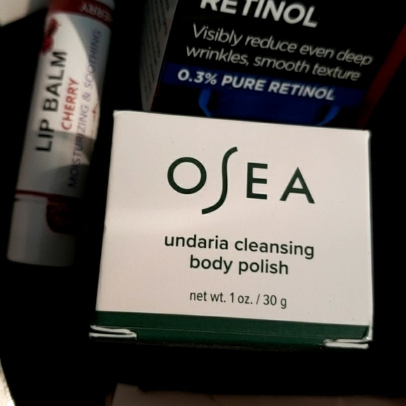 Sold"Nwt's LADIES JUMBO BEAUTY BUNDLE | RETAIL VALUE~ $200 | Huge Savings!!!! - Picture 9 of 12